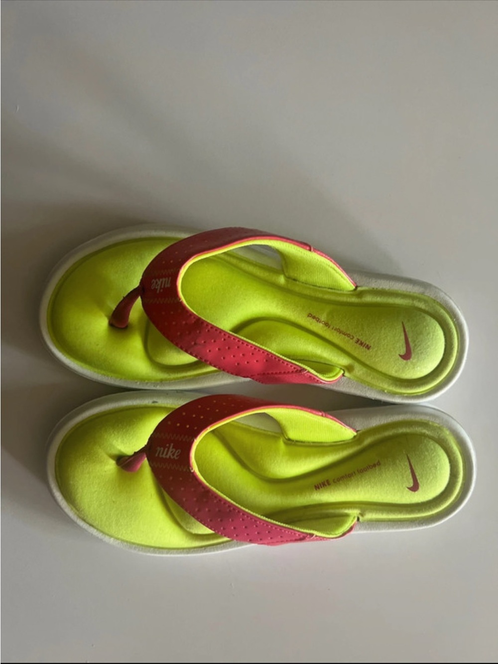 Nike women ' Neon Yellow & Pink Comfort Flip Flops